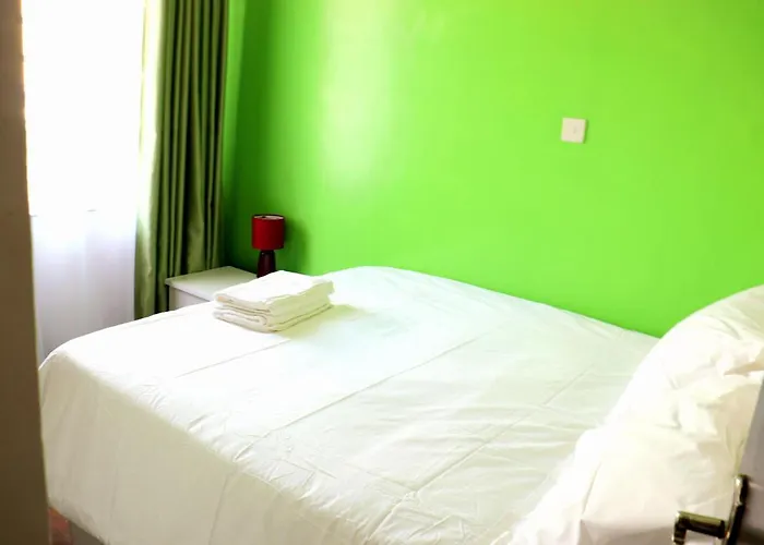 Little Green Room Homestay Near Jkia Airport & Sgr Railway Station